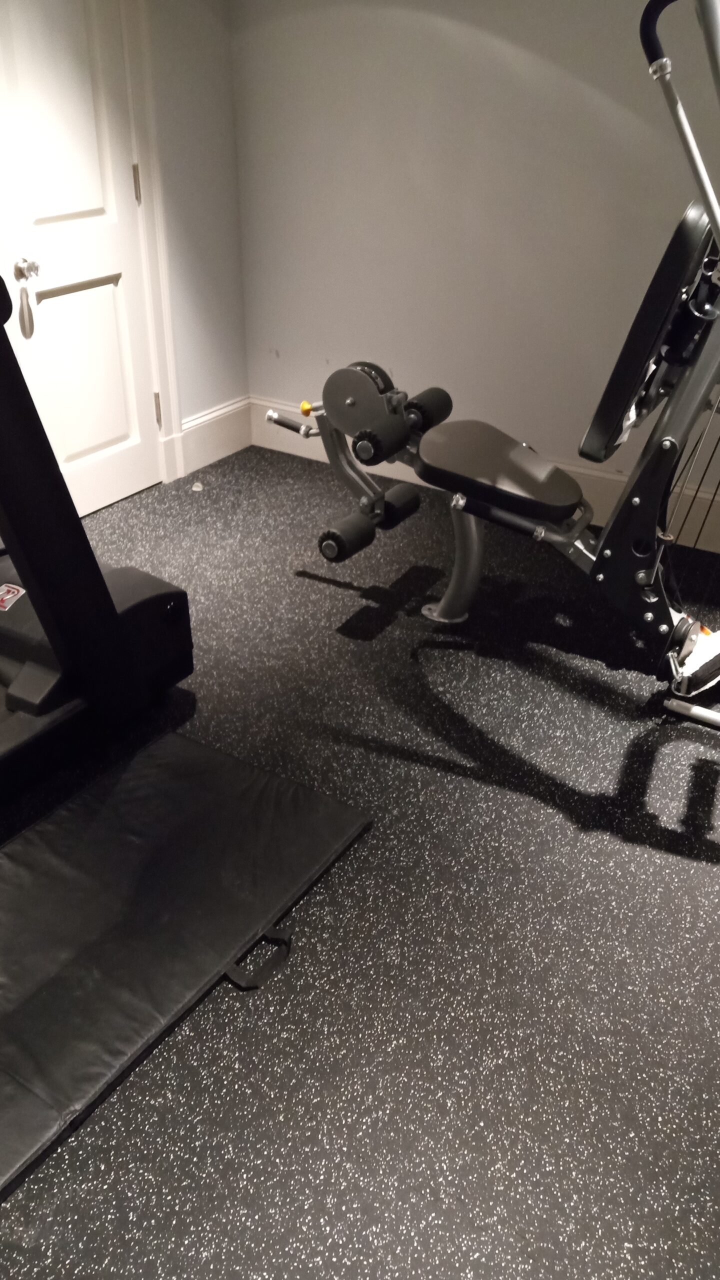 10% Snowflake Rubber Interlocking Tiles 24″ x 24″ x 8mm